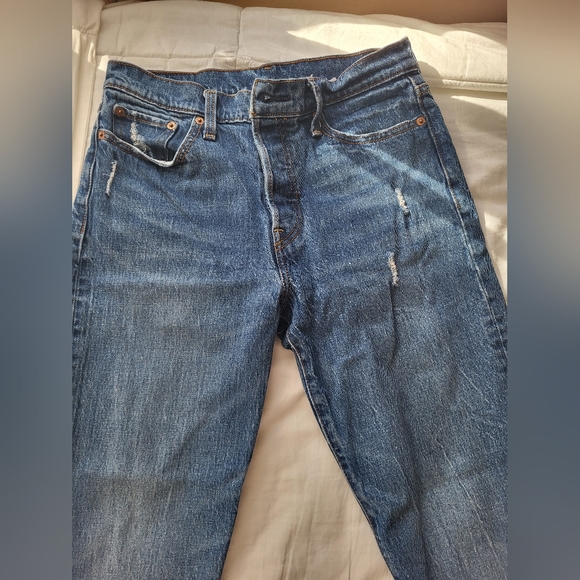 Levis size 29, Great For Curves! - Picture 2 of 12